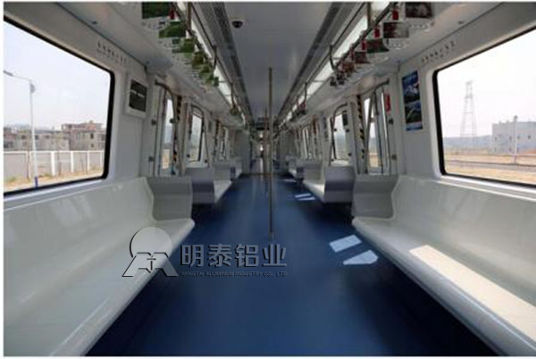 透过重庆轨道5号车厢将采用铝合金车厢，发现车厢用铝优点