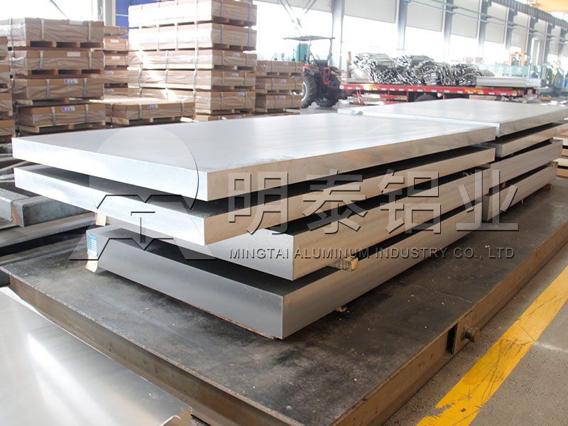 铝板生产厂家_明泰铝业热轧中厚铝板